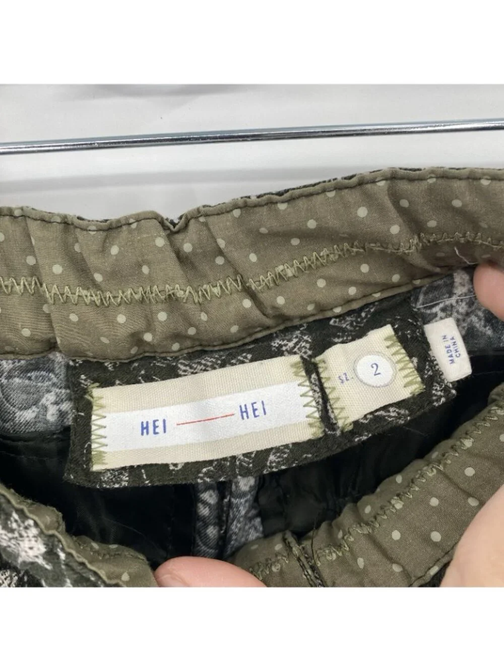 Hei Hei Anthropologie Womens Size 2 Green Floral Cargo Ankle Pants Lightweight